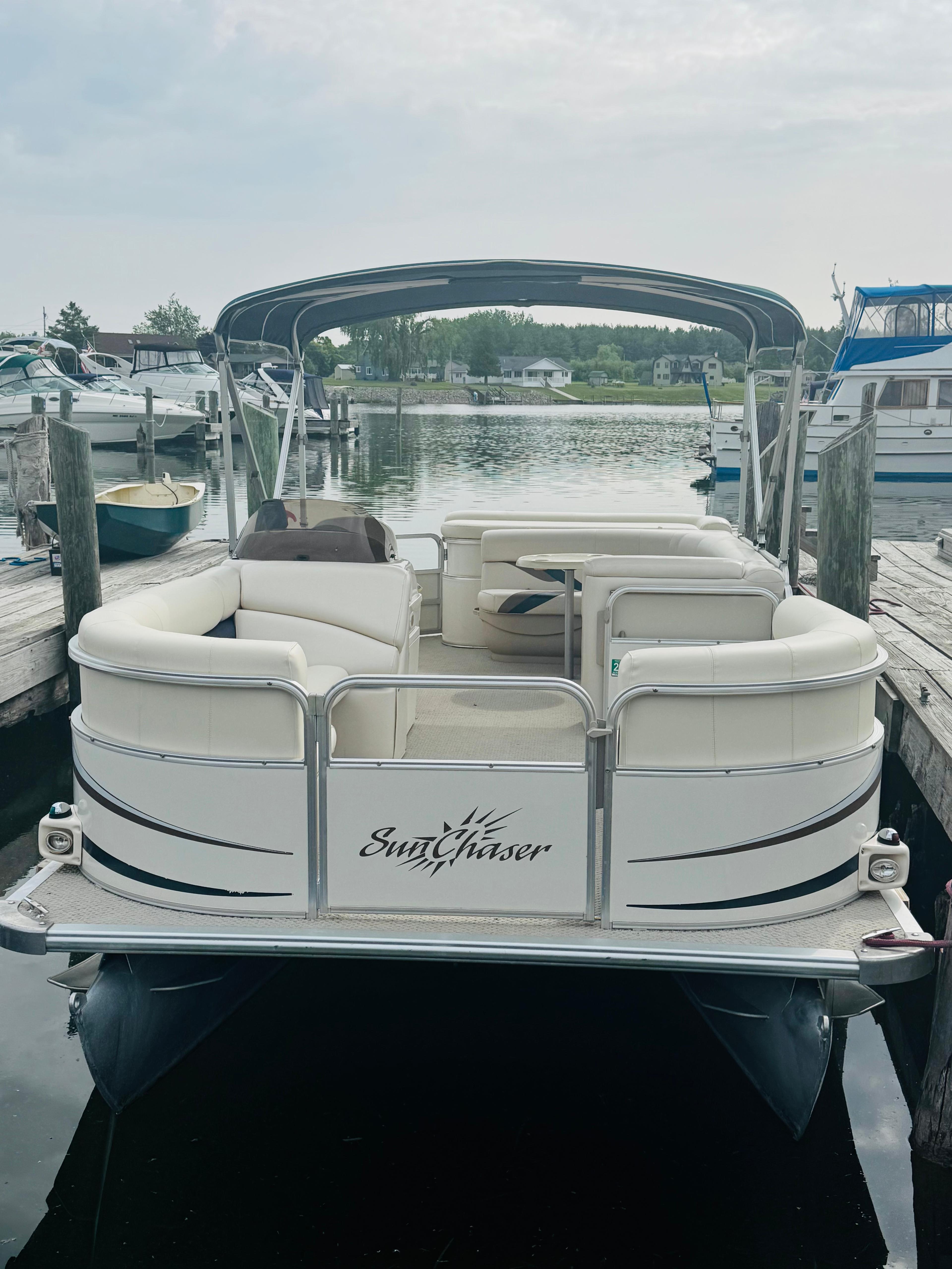 Family enjoying pontoon rental